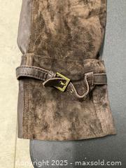 MaxSold Auction: Danier Brown Suede and Leather Pants – Size 0 (US 4 UK) - Vancouver (British Columbia, Canada) SELLER MANAGED Reseller Online Auction - East 7th Avenue (STORAGE)              