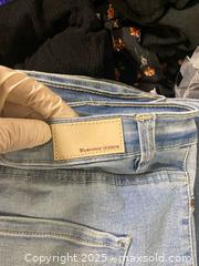 MaxSold Auction: Suitcase with Women’s Clothing – Bluenotes, Wax Jean, Forever 21 – Suitcase Damaged - Vancouver (British Columbia, Canada) SELLER MANAGED Reseller Online Auction - East 7th Avenue (STORAGE)              