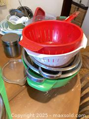 MaxSold Auction: Kitchenware — Pyrex Amish Butterprint Cinderella Bowls and more B - Ottawa (Ontario, Canada) Moving Online Auction - Trelawny Private