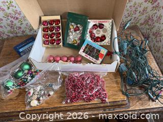 MaxSold Auction: Assorted Christmas Decorations, Ornaments Collection & Cards -B - Ottawa (Gloucester)(Ontario, Canada) PARTNER MANAGED Moving Online Auction - Southpark Drive