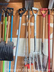 MaxSold Auction: Mixed Garden Tools B - Ottawa (Gloucester)(Ontario, Canada) PARTNER MANAGED Moving Online Auction - Southpark Drive