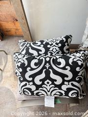 MaxSold Auction: Outdoor patio chair set with multiple cushions B - Ottawa (Gloucester)(Ontario, Canada) PARTNER MANAGED Moving Online Auction - Southpark Drive