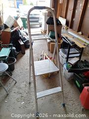 MaxSold Auction: Step Ladder A - Ottawa (Gloucester)(Ontario, Canada) PARTNER MANAGED Moving Online Auction - Southpark Drive