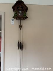 MaxSold Auction: Wall Clock - Saanich (British Columbia, Canada) PARTNER MANAGED Moving Online Auction - Allenby