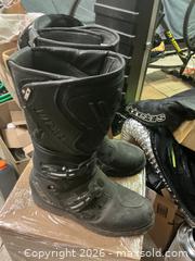 MaxSold Auction: Motorcycle Gear Lot: Alpinestars Jacket, Leather Suit, Boots - Manassas (Virginia, USA) SELLER MANAGED Downsizing Online Auction - Spriggs Road