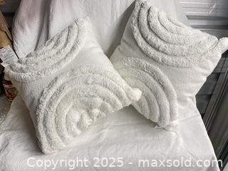 MaxSold Auction: NEW - 2 Decorative White Pillows  - 103128 - Ottawa (Ontario, Canada) SELLER MANAGED Estate Sale Online Auction - Frank Nighbor Place