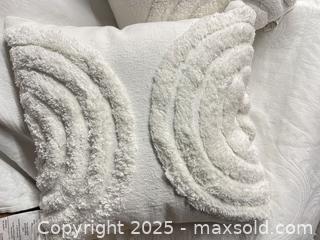 MaxSold Auction: NEW - 2 Decorative White Pillows  - 103128 - Ottawa (Ontario, Canada) SELLER MANAGED Estate Sale Online Auction - Frank Nighbor Place