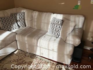 MaxSold Auction: 4-Piece Sectional Sofa D - Brampton (Ontario, Canada) Estate Sale Online Auction - Upper Highlands Drive