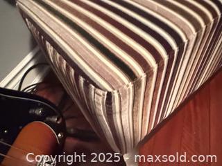 MaxSold Auction: Accent Chair C - Brampton (Ontario, Canada) Estate Sale Online Auction - Upper Highlands Drive