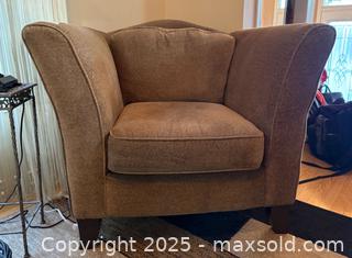 MaxSold Auction: Chair and Ottoman C - Brampton (Ontario, Canada) Estate Sale Online Auction - Upper Highlands Drive