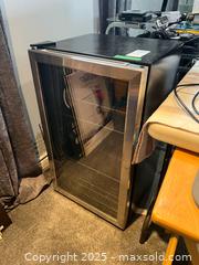 MaxSold Auction: Insignia NS-BC115SS9-C Beverage Cooler Compact Refrigerator C - Brampton (Ontario, Canada) Estate Sale Online Auction - Upper Highlands Drive