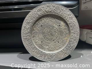 MaxSold Auction: Mixed Decorative Lot: Glass Bulb Lamp, Ship, Eiffel Tower B - Brampton (Ontario, Canada) Estate Sale Online Auction - Upper Highlands Drive