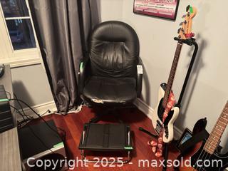 MaxSold Auction: Office Chair And Foot Stand C - Brampton (Ontario, Canada) Estate Sale Online Auction - Upper Highlands Drive