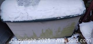 MaxSold Auction: Rubbermaid Large Outdoor Deck / Storage Box — Tan with Dark Green Lid C - Brampton (Ontario, Canada) Estate Sale Online Auction - Upper Highlands Drive