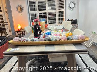 MaxSold Auction: Wood Bowl and Balls B - Brampton (Ontario, Canada) Estate Sale Online Auction - Upper Highlands Drive
