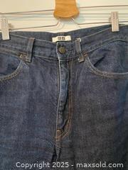MaxSold Auction: Uniqlo Jeans - Toronto (Ontario, Canada) SELLER MANAGED Downsizing Online Auction - Bathurst Street (CONDO)