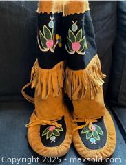 MaxSold Auction: Vintage North American  Indigenous Handmade Beaded Boots - Ottawa (Ontario, Canada) SELLER MANAGED Downsizing Online Auction - Sunnyside Avenue