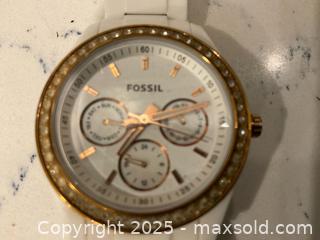 MaxSold Auction: Working Ladies White Fossil Watch  - Ottawa (Ontario, Canada) SELLER MANAGED Downsizing Online Auction - Sunnyside Avenue