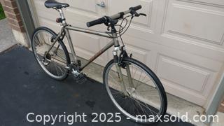 MaxSold Auction: Giant SE Bicycle - Lincoln (Ontario, Canada) SELLER MANAGED Downsizing Online Auction - Comfort Crescent