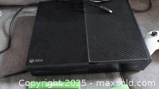 MaxSold Auction: X-BOX ONE Bundle - Lincoln (Ontario, Canada) SELLER MANAGED Downsizing Online Auction - Comfort Crescent