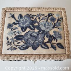 MaxSold Auction: Vintage Singer Blue Rose embroidered sewing basket - undamaged - Toronto (Ontario, Canada) SELLER MANAGED Downsizing Online Auction - Davisville Avenue (CONDO)