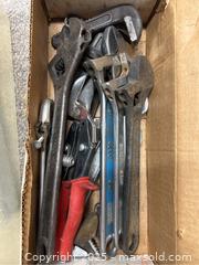 MaxSold Auction: Adjustable Wrenches, Snips - Point Edward (Ontario, Canada) PARTNER MANAGED Estate Sale Online Auction -  Michigan Avenue