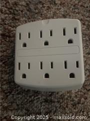 MaxSold Auction: Extension Cords, Outlet Adapter - Point Edward (Ontario, Canada) PARTNER MANAGED Estate Sale Online Auction -  Michigan Avenue
