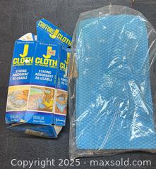 MaxSold Auction: Lot of Household Bags, J Cloths - Point Edward (Ontario, Canada) PARTNER MANAGED Estate Sale Online Auction -  Michigan Avenue