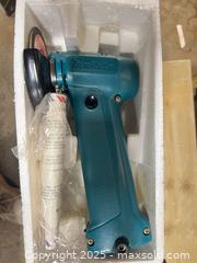 MaxSold Auction: Makita 9500D Cordless Grinder - Point Edward (Ontario, Canada) PARTNER MANAGED Estate Sale Online Auction -  Michigan Avenue