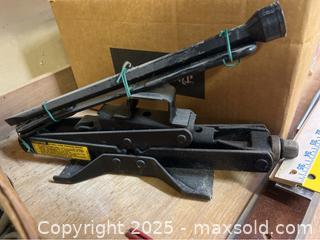 MaxSold Auction: Motomaster Sizzor Jack, Jack - Point Edward (Ontario, Canada) PARTNER MANAGED Estate Sale Online Auction -  Michigan Avenue