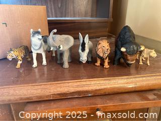 MaxSold Auction: Plastic Animal Figurines - Point Edward (Ontario, Canada) PARTNER MANAGED Estate Sale Online Auction -  Michigan Avenue