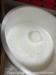 MaxSold Auction: Plastic Pieces - Point Edward (Ontario, Canada) PARTNER MANAGED Estate Sale Online Auction -  Michigan Avenue