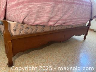 MaxSold Auction: Queen Bed - Point Edward (Ontario, Canada) PARTNER MANAGED Estate Sale Online Auction -  Michigan Avenue
