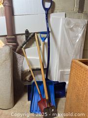 MaxSold Auction: Snow Shovels, Garden Shovel, Edger - Point Edward (Ontario, Canada) SELLER MANAGED Estate Sale Online Auction -  Michigan Avenue