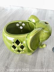 MaxSold Auction: Pair of elephants - Cocoa (Florida, USA) SELLER MANAGED Estate Sale Online Auction - Broadcast Court