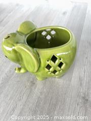 MaxSold Auction: Pair of elephants - Cocoa (Florida, USA) SELLER MANAGED Estate Sale Online Auction - Broadcast Court