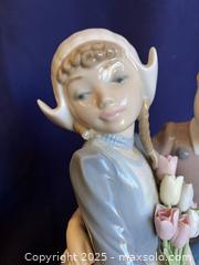 MaxSold Auction: Rare Lladro Dutch Couple with Tulips #5124 - Oak Park (California, USA) PARTNER MANAGED Estate Sale Online Auction - Pesto Way