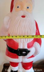 MaxSold Auction: Blowmold Santa - Belleville (Ontario, Canada) SELLER MANAGED Reseller Online Auction - Dundas Street East