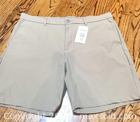 MaxSold Auction: Original Penguin Men&#39;s Light Khaki Flat-Front Chino Golf Shorts, Waist 38 - North York (Ontario, Canada) SELLER MANAGED Downsizing Online Auction - Country Lane
