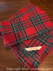 MaxSold Auction: Plaid Tablecloths and Napkins - Toronto (Ontario, Canada) SELLER MANAGED Downsizing Online Auction -  Oriole Parkway (CONDO)