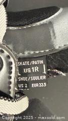 MaxSold Auction: Bauer Vapor SFL Ice Hockey Skates Used  - Newmarket (Ontario, Canada) PARTNER MANAGED Reseller Online Auction - Walter Avenue