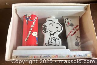 MaxSold Auction: 2 collectible Snoopy Bath sets - Easton (Pennsylvania, USA) SELLER MANAGED Downsizing Online Auction - South 12th Street