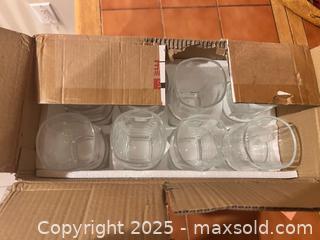 MaxSold Auction:  Le’RAze set of 16 square drinking glasses - Easton (Pennsylvania, USA) SELLER MANAGED Downsizing Online Auction - South 12th Street