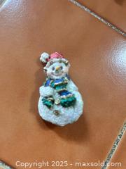 MaxSold Auction: Pins (costume) - Easton (Pennsylvania, USA) SELLER MANAGED Downsizing Online Auction - South 12th Street