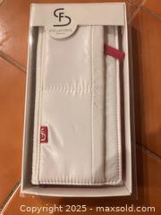 MaxSold Auction: Touch Purse with white Stella &#38; Fritz Wallet - Easton (Pennsylvania, USA) SELLER MANAGED Downsizing Online Auction - South 12th Street