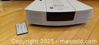 MaxSold Auction: Bose Wave Radio / Wave Radio CD White AM/FM CD Player - Windsor (Ontario, Canada) PARTNER MANAGED Downsizing Online Auction - Ashland Drive