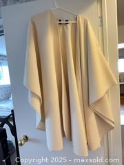 MaxSold Auction: HANNAH Cream/Ivory Open-Front Cape Poncho, One Size - Windsor (Ontario, Canada) PARTNER MANAGED Downsizing Online Auction - Ashland Drive