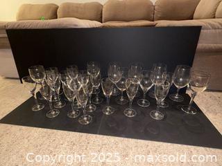 MaxSold Auction: Lot of 25 + Clear Stemmed Wine Glasses, Tulip-Shaped - Windsor (Ontario, Canada) PARTNER MANAGED Downsizing Online Auction - Ashland Drive