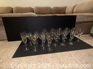 MaxSold Auction: Lot of 25 + Clear Stemmed Wine Glasses, Tulip-Shaped - Windsor (Ontario, Canada) PARTNER MANAGED Downsizing Online Auction - Ashland Drive