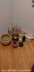 MaxSold Auction: Lot Of Mixed Vases and Planters (11) - Windsor (Ontario, Canada) PARTNER MANAGED Downsizing Online Auction - Ashland Drive